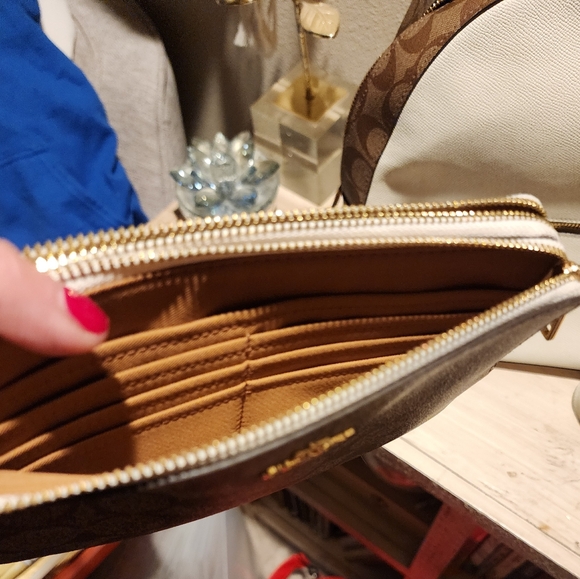 Coach backpack w/matching clutch wristlet - Picture 7 of 7